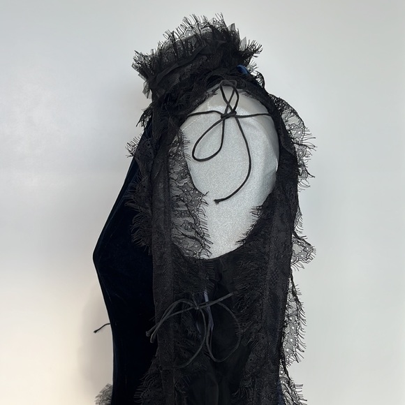 Stunning navy velvet and lace dress - Picture 7 of 15